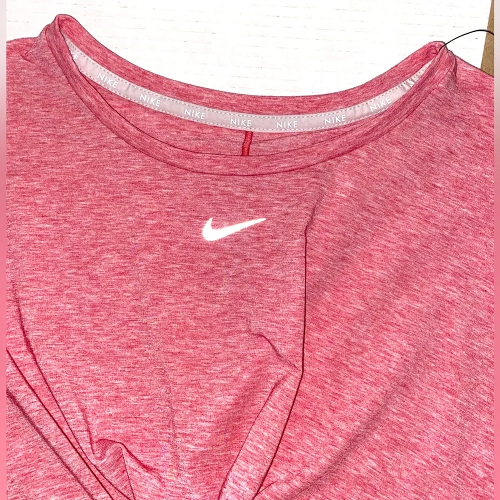 Nike Dri-Fit twisted crop short sleeve top - Picture 3 of 4